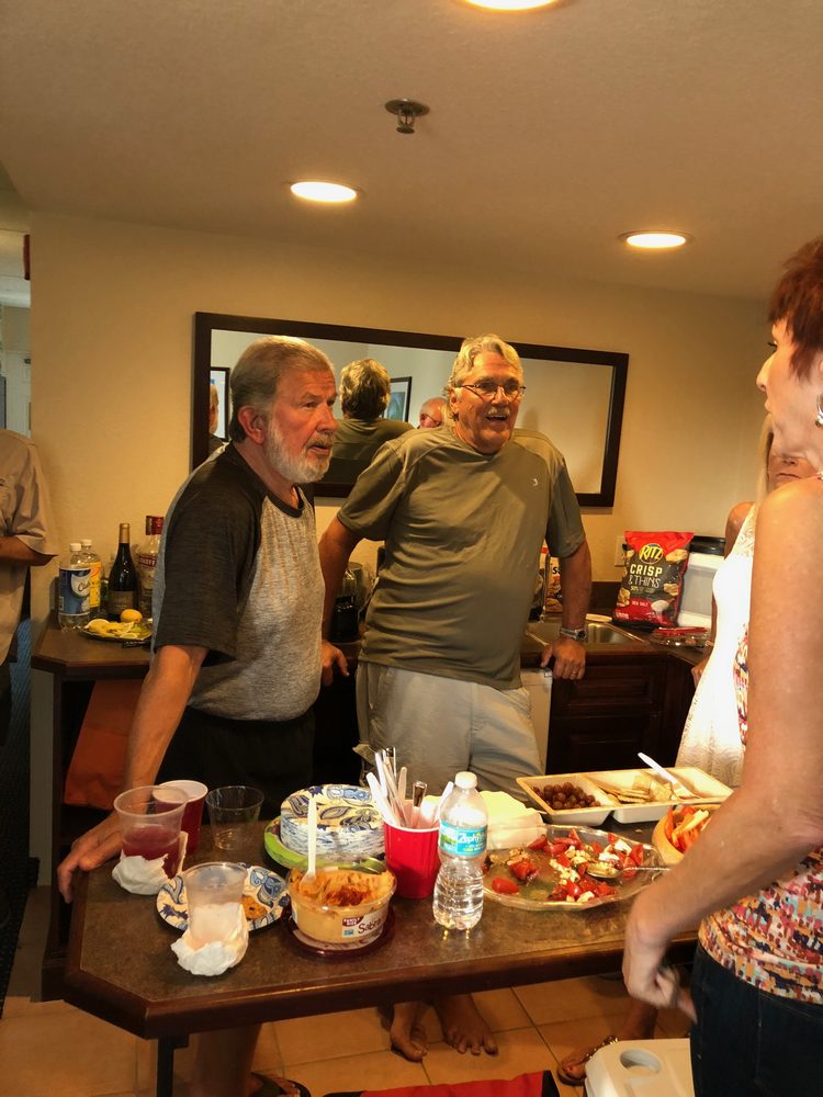 Cocktailes before dinner